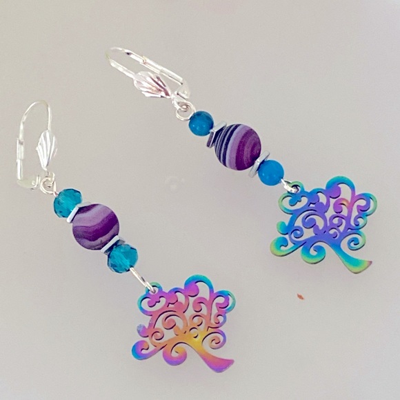 Custom artisan earrings - Picture 3 of 3